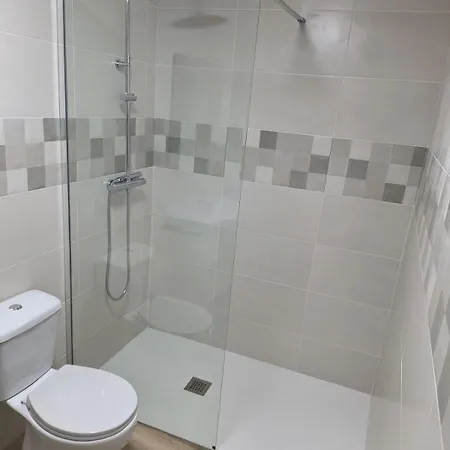 Estilo Americano Con Balcon * Pontevedra